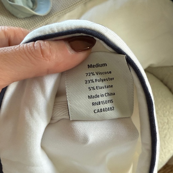 Vuori Davenport White Half-Zip Pullover with Navy Accents - Picture 5 of 5